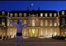 Lalanne aperçu en slip sous les fenêtres de Macron chantant “Que je t’aime” Lalanne aperçu en slip sous les fenêtres de Macron chantant “Que je t’aime”