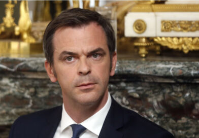 Olivier Véran devrait remplacer Elisabête Borne dès le 25 mars après sa démission.